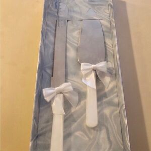 Elegant White Cake Knife and Server Set